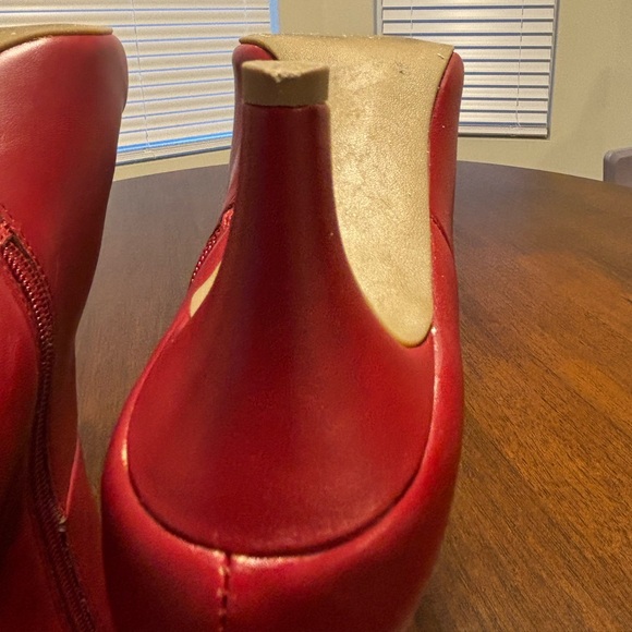 Dolce Vita Anza Red Pointed-Toe Leather Boots - Picture 10 of 12